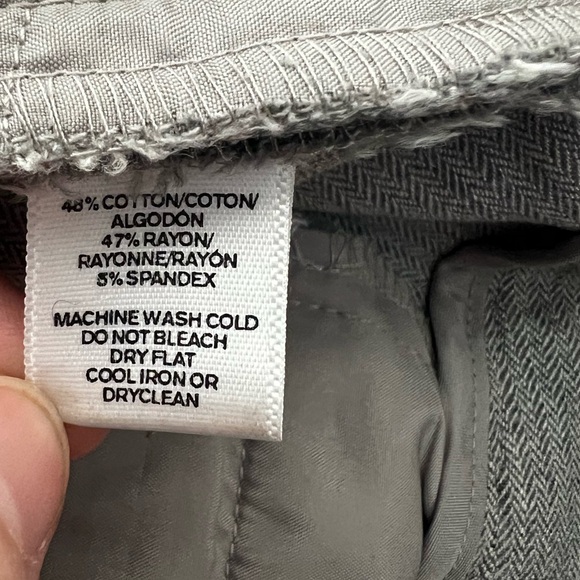 GUC- Ann Taylor LOFT light grey skinny pants Size 6 (waist 15.5”) - Picture 6 of 6